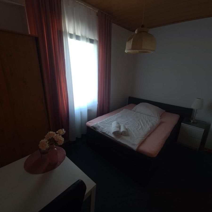 Hotel Dalmacija Mayen Esterno foto