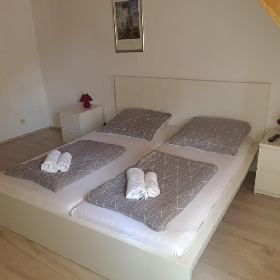 Hotel Dalmacija Mayen Esterno foto